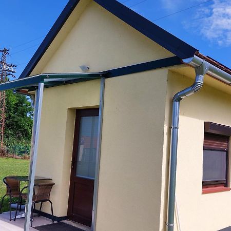 Szarszo Apartman Es Kempinghaz Apartment Balatonszarszo Luaran gambar