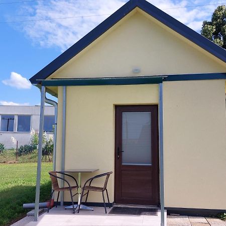 Szarszo Apartman Es Kempinghaz Apartment Balatonszarszo Luaran gambar