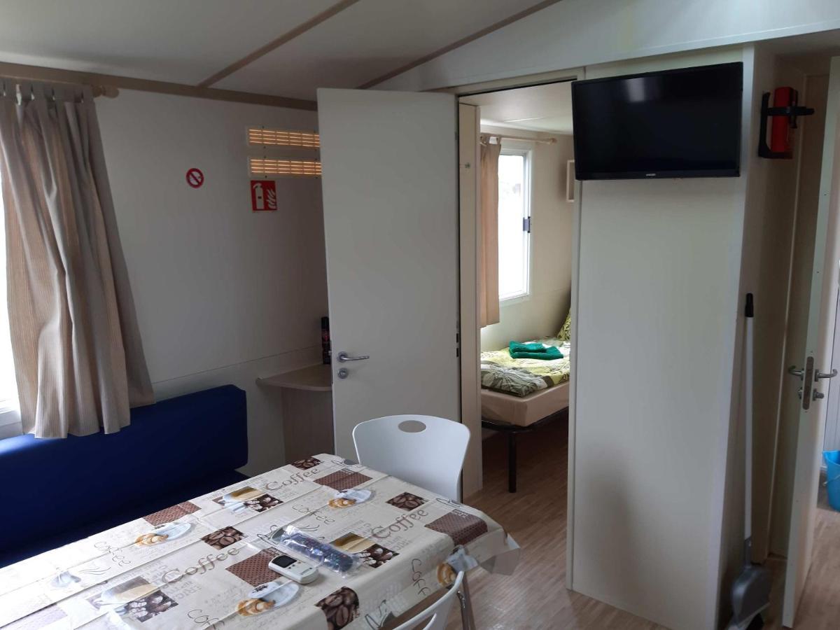 Szarszo Apartman Es Kempinghaz Apartment Balatonszarszo Luaran gambar