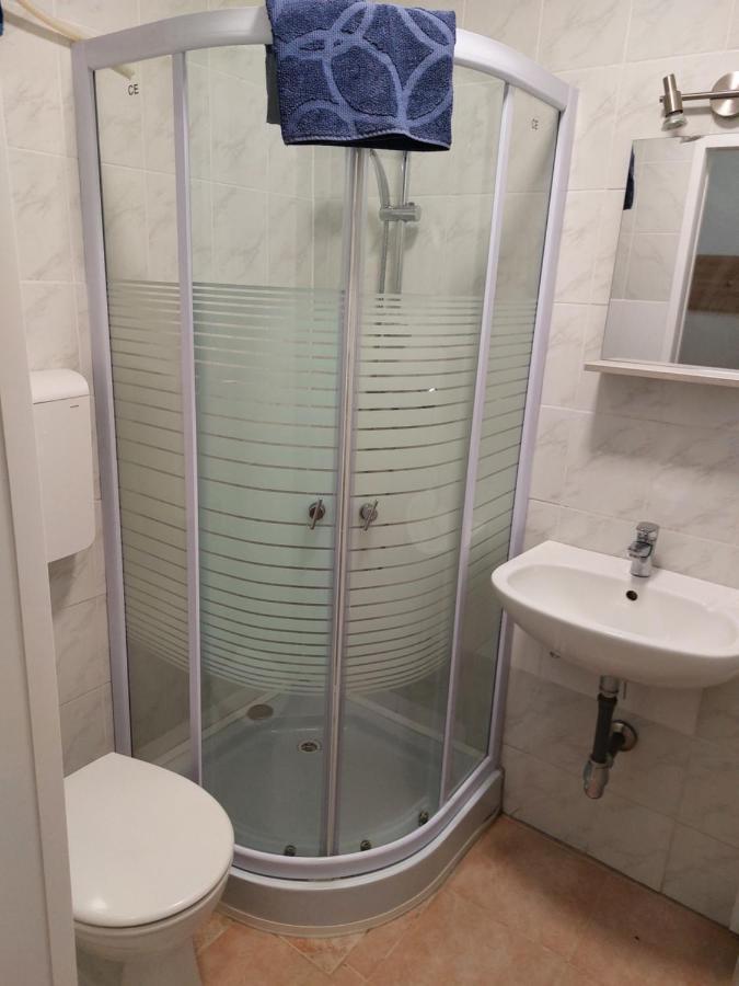 Szarszo Apartman Es Kempinghaz Apartment Balatonszarszo Luaran gambar