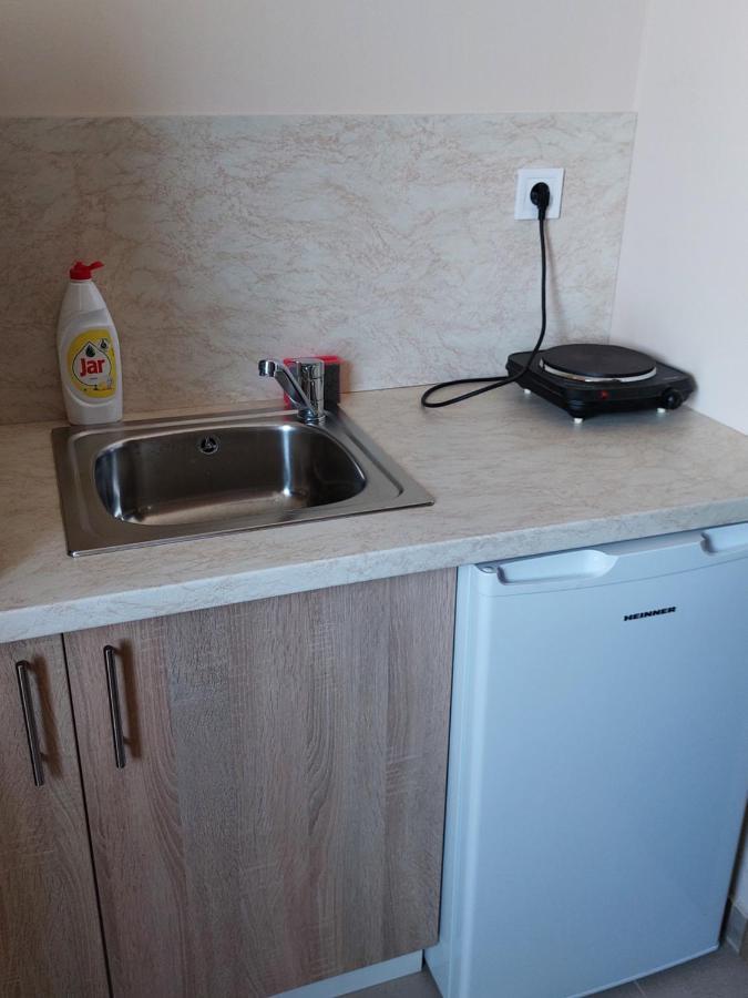 Szarszo Apartman Es Kempinghaz Apartment Balatonszarszo Luaran gambar